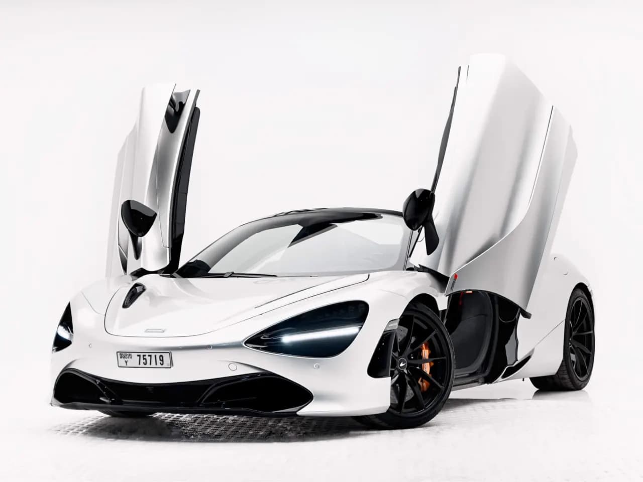 Rent McLaren 720S in Dubai